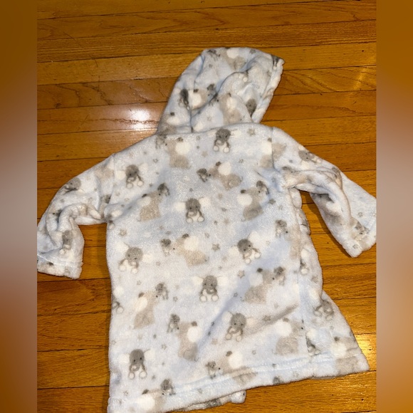 Bundle of 2 baby towels 9 months and 12 + months - Picture 9 of 16